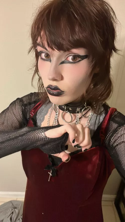 happy saturday 🧛‍♀️