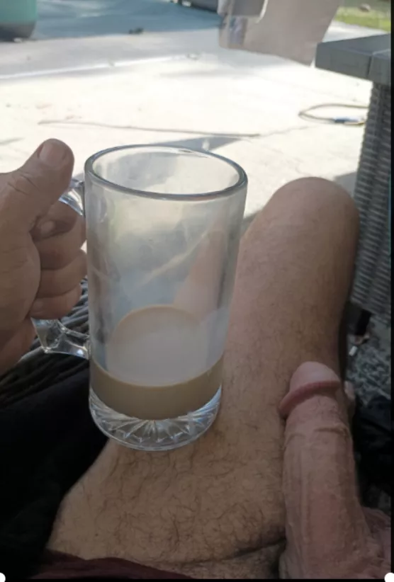 Happy Sunday and enjoy your cup of coffee ☕