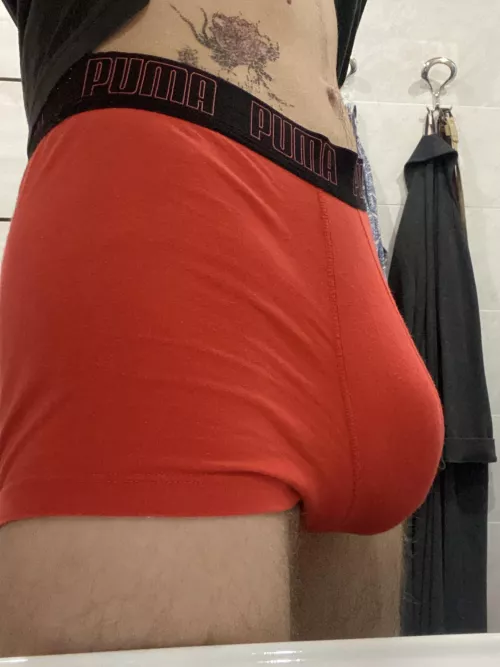 heyyy! im new here🫣