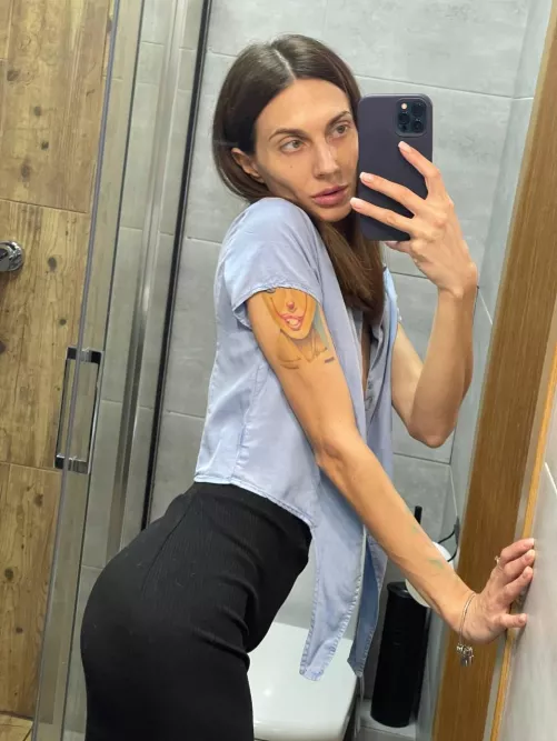 I feel amazing in this outfit