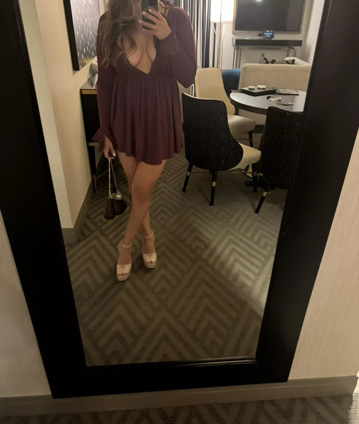I love dressing like a slut to go clubbing on a girls trip. How would you feel if I was your wife ?