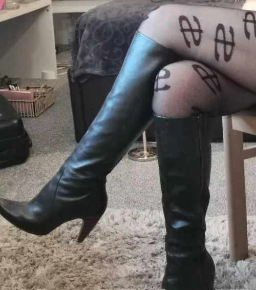 I should make You Shoot Your Pathetic Little Loser Load All over My Boots, Just so i can make you Lick it Up, while Your Licking My Boots Clean.