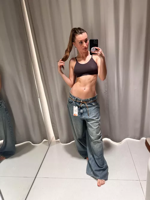 Is it appropriate for a girlfriend to wear a crop top?