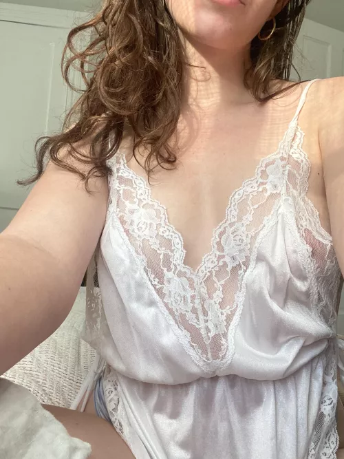 It’s so easy to make you fold when I’m wearing something white and lacy 😇