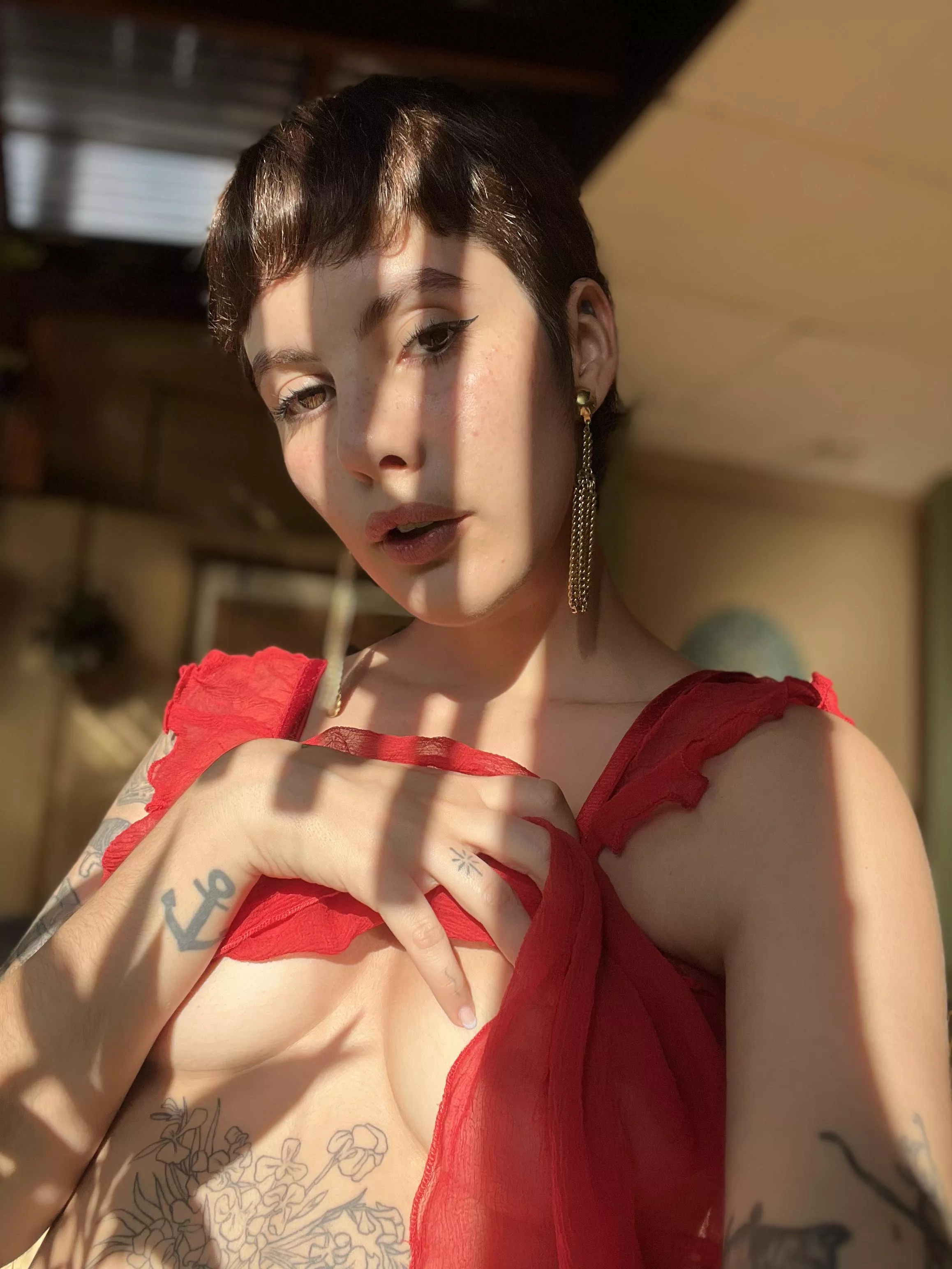 long earrings go so well with short hair 🤍 also with pretty tits hehe