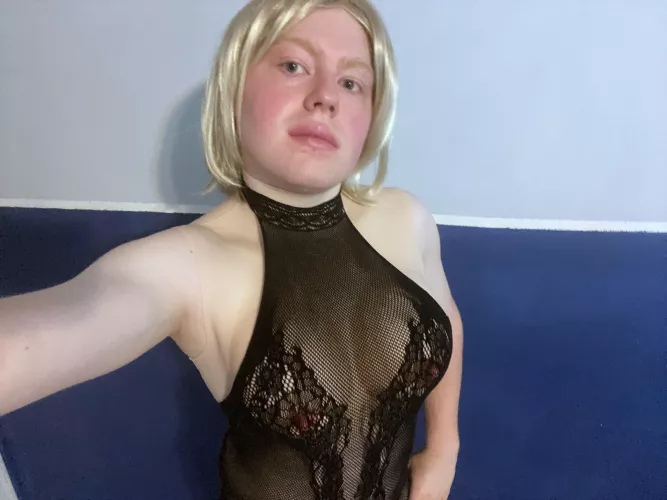 Love me my fake tits.