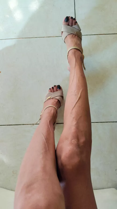 Loving my veiny legs and feet...