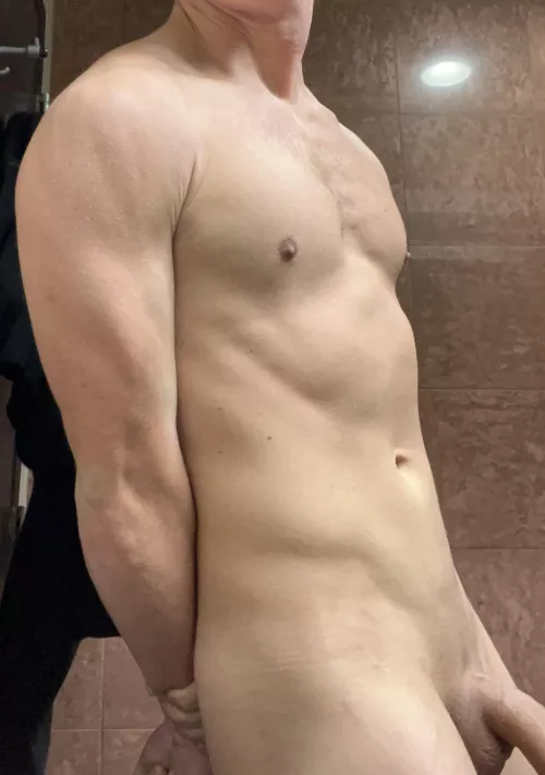 (M) Quick lockerroom pic before someone walked in