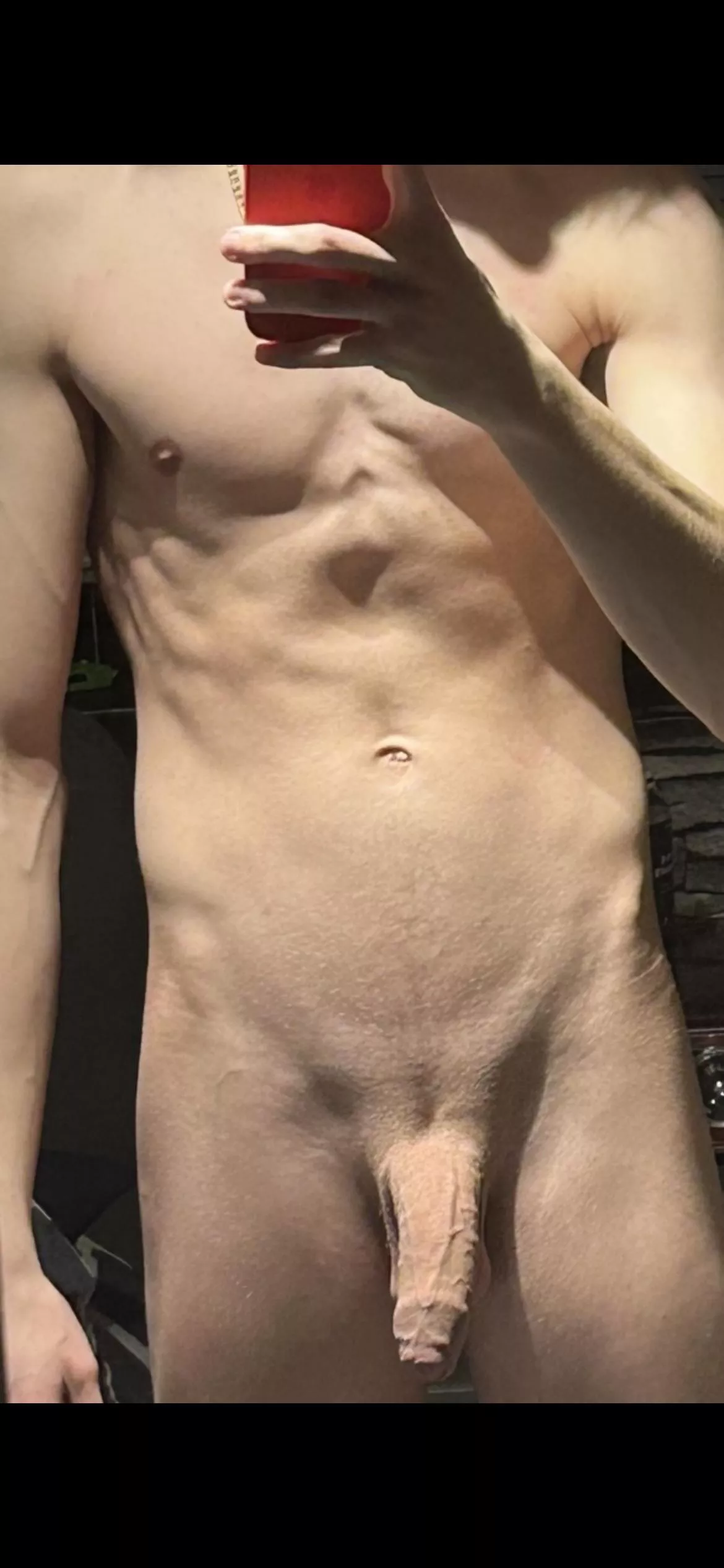 Need a tongue in my foreskin 🤤