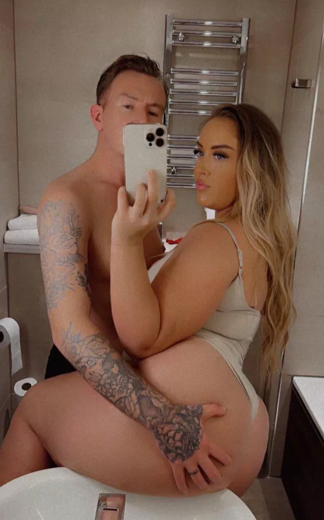 Poor little cucky boy.. sat there watching us, wishing you weren’t such a poor little virgin.