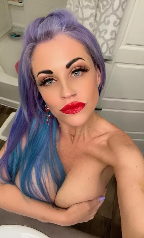 Say yes if u would let ur stepmom give u a titjob