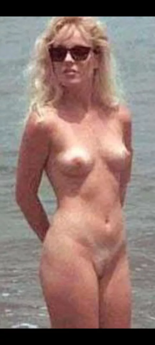 Sharon Stone Cannes 1990