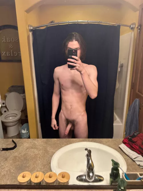 Skinny tops and bottoms wanna cum on vc?