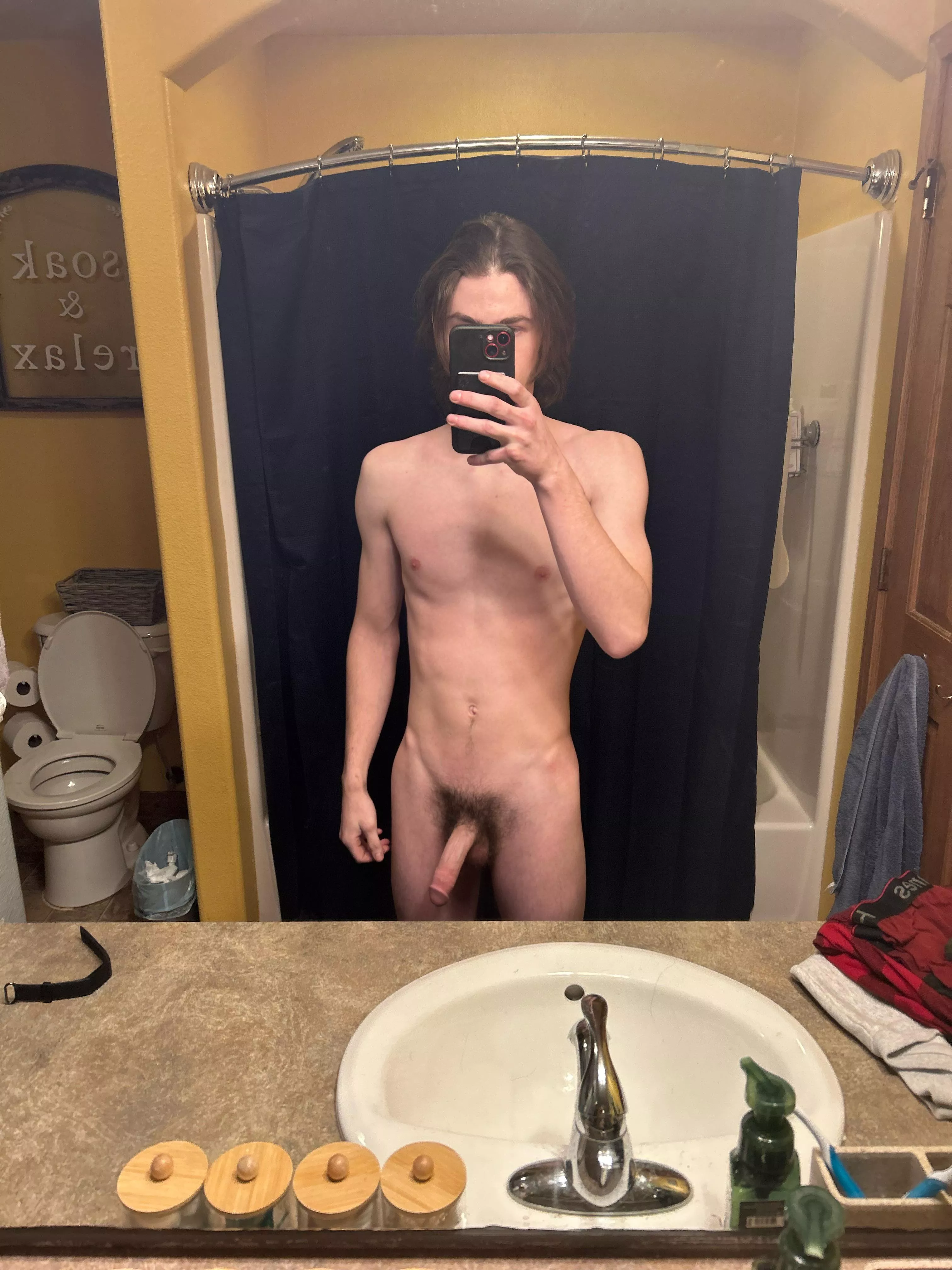 Skinny tops and bottoms wanna cum on vc?