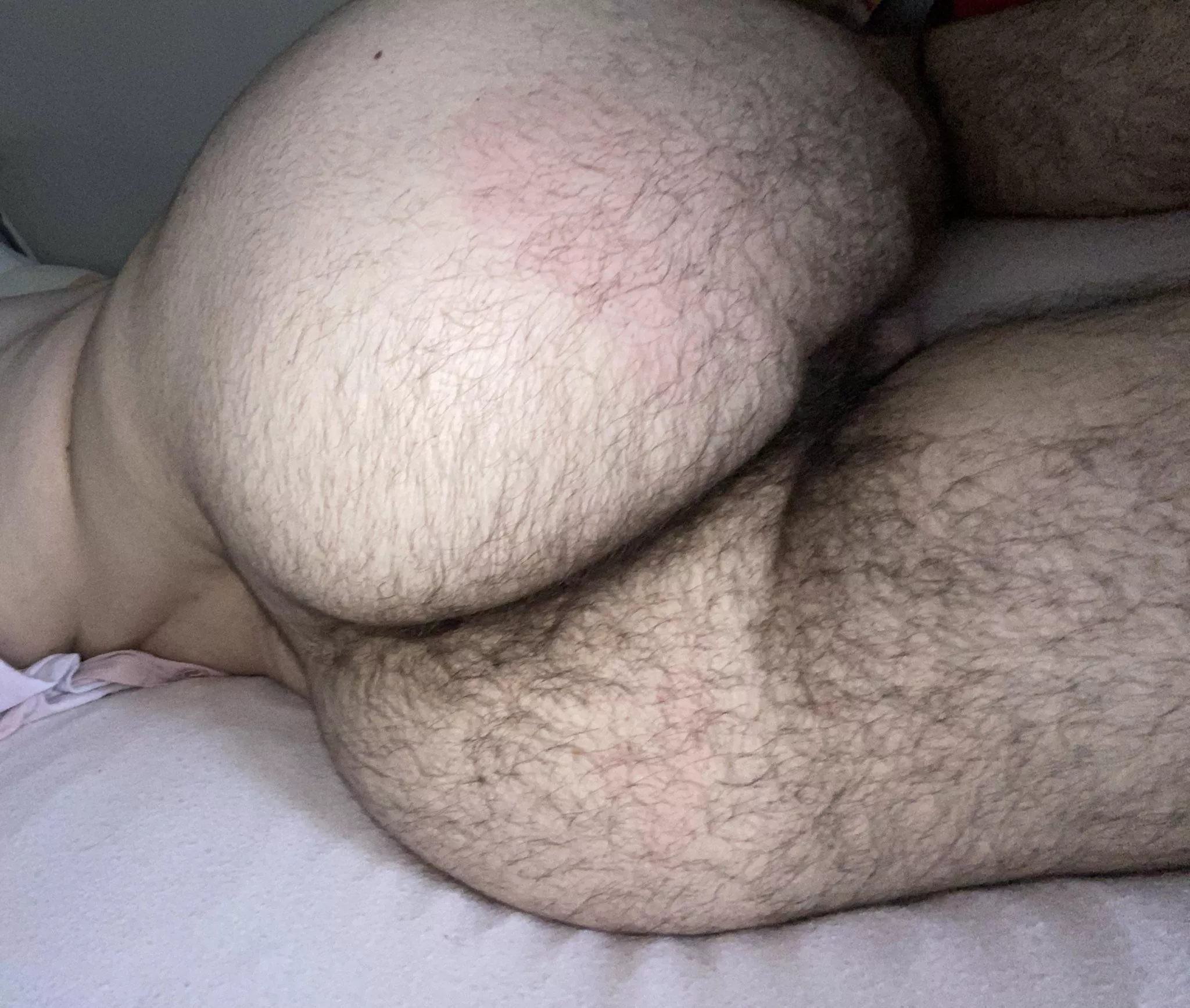 Some daddy who wants a hairy ass