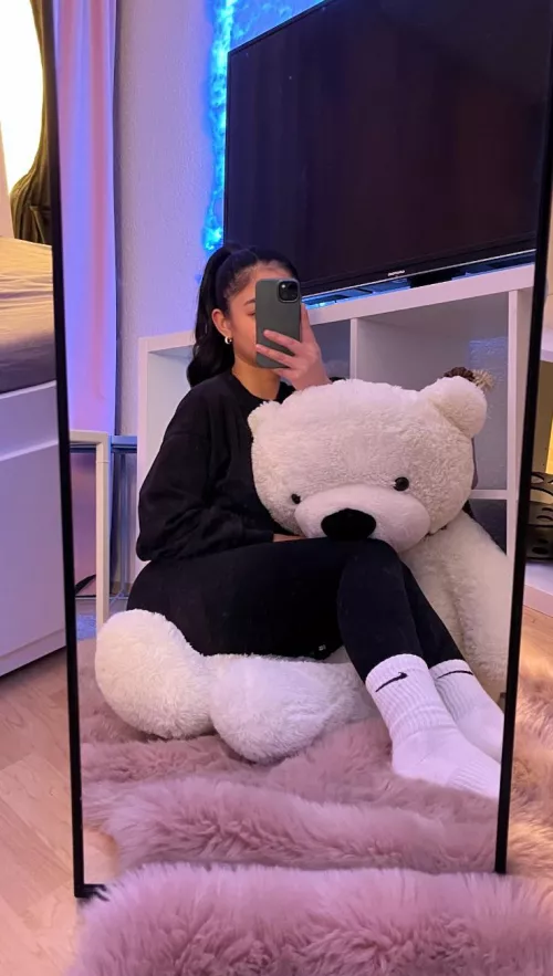 What you see opening my door 😝