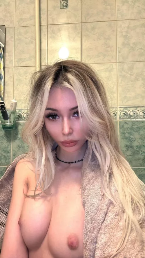 You'd get these type of selfies if we were snap friends