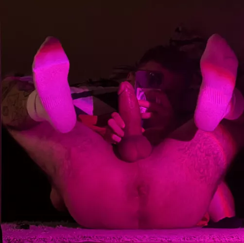 22, I prefer: Latino/white (!), have biceps (!!!), sexy armpits (!!), fit body (!!!) or big dick (!). Sc: sssibiro