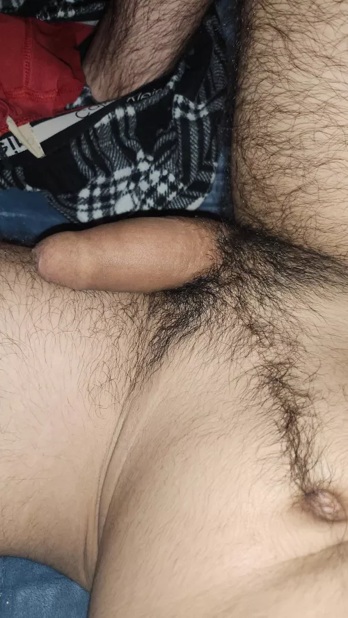 22m I'm really soft right now but if your a femboy and wanna show off for me to see it grow;) add johnisready14
