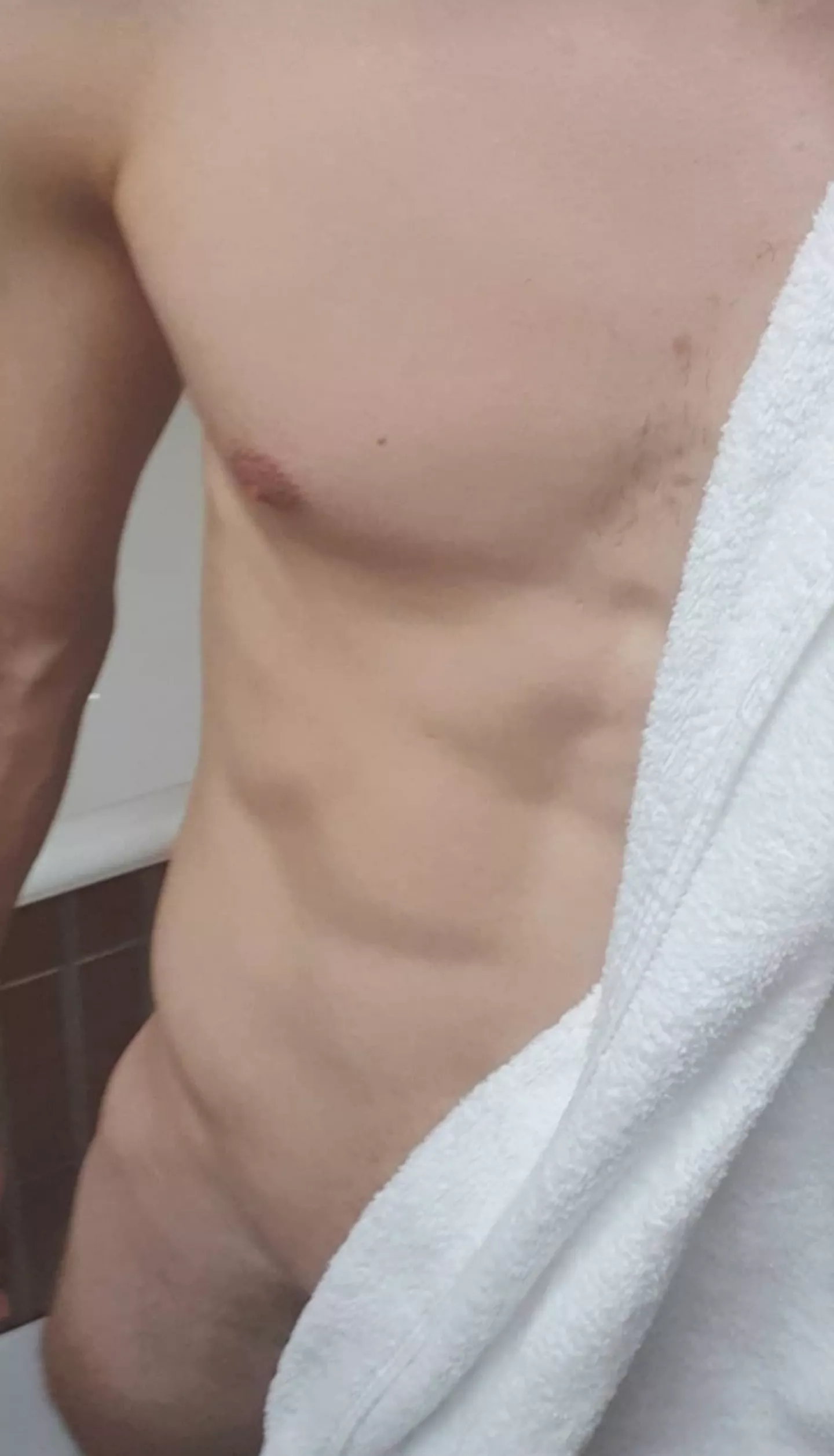 24 fit guy here. I just fully cleaned myself. Feel free to message me or add my instagram