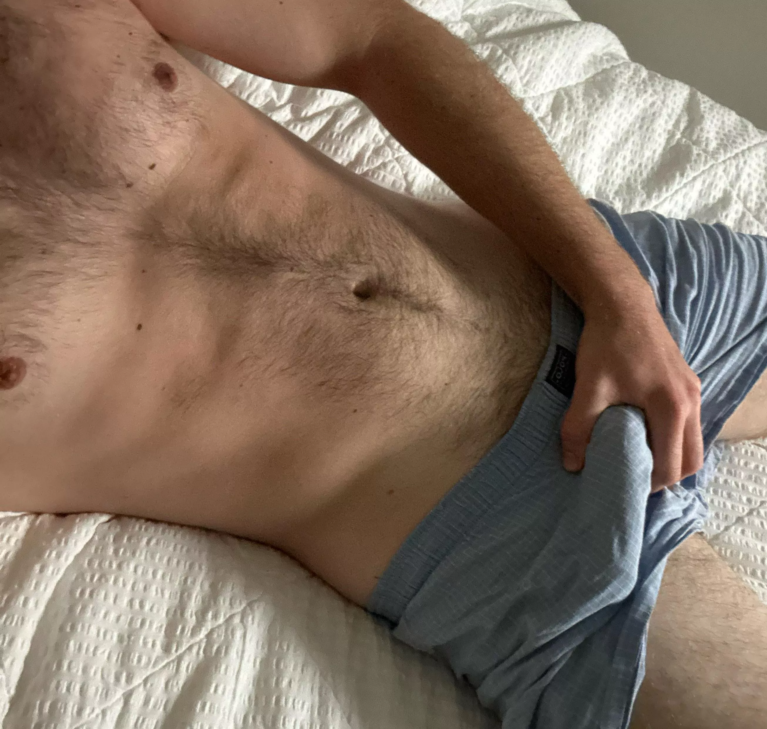 24 hairy hockey player looking for some fit chill jerk buds hmu @djdj5139