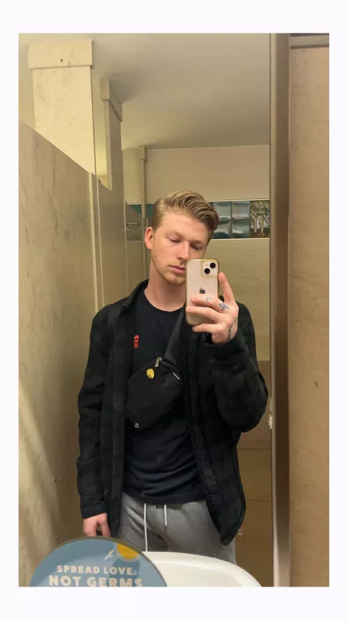 Airport selfie :p (25)