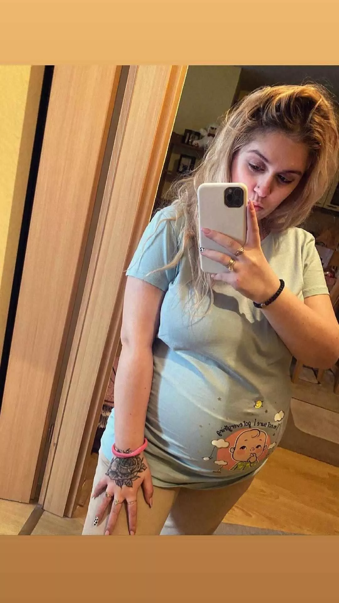 Am I attractive despite being pregnant?