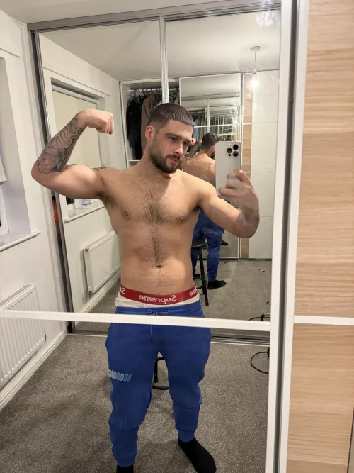 Another chest hair photo 😀