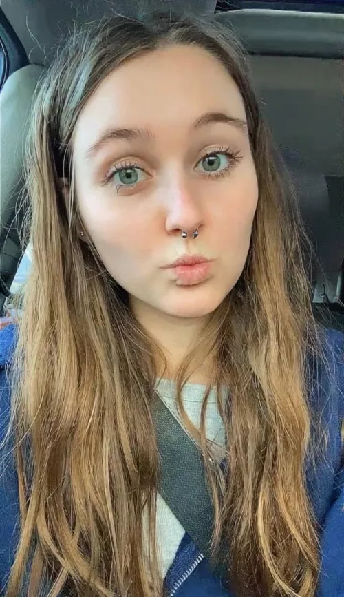 Are you into brunette girls