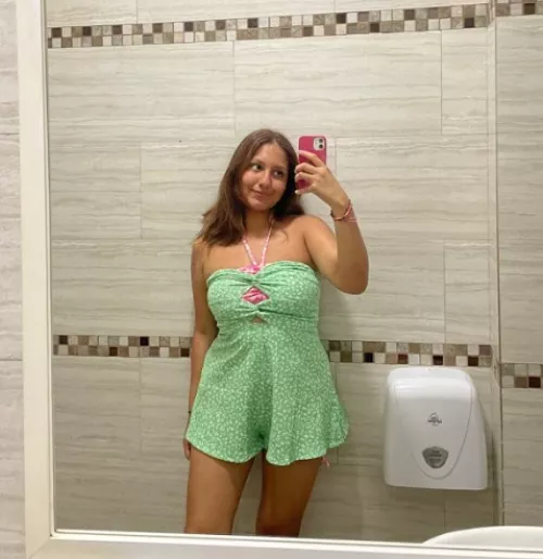 Can i wear this top at school