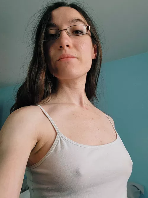 Come suck these hard little nipples 😋