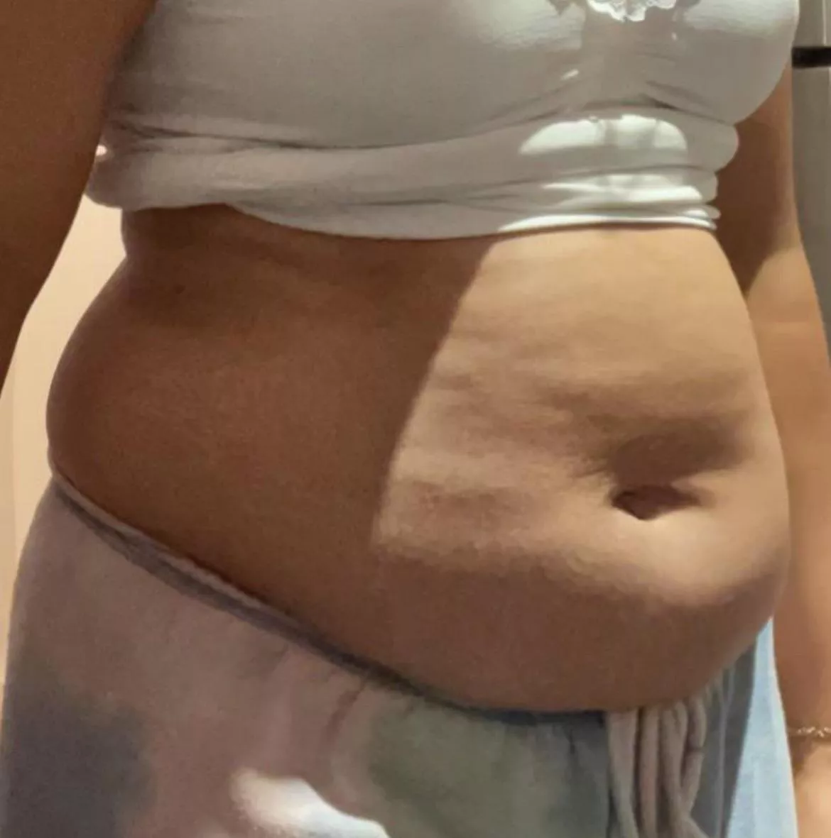 Craving donuts rn. Already finished the 4 that I bought today, but my belly wants more.. it’s no wonder I’m starting to look a lil chubby