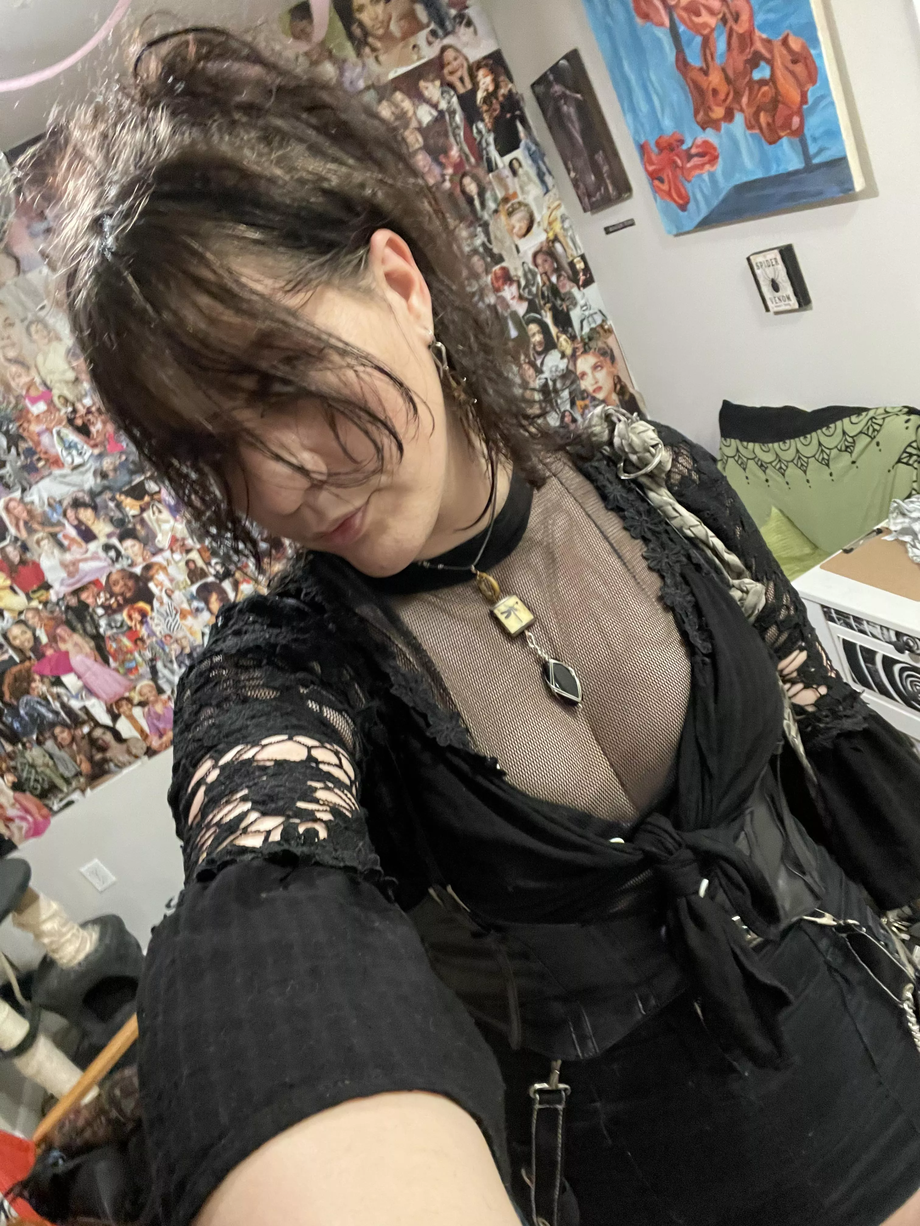 do we like goth girls here? 👀