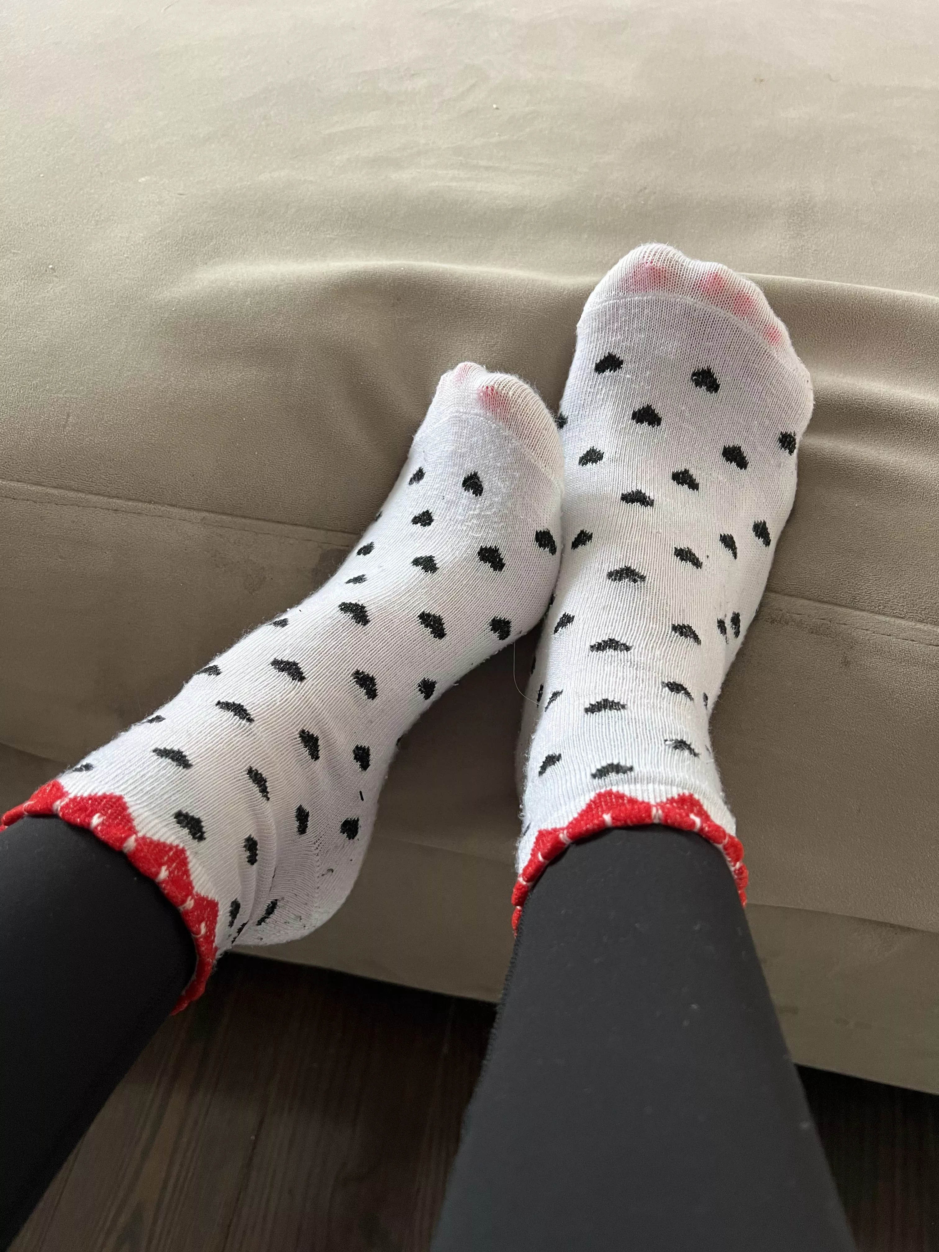 Do you like seeing my pink toenails through my socks? 🤭