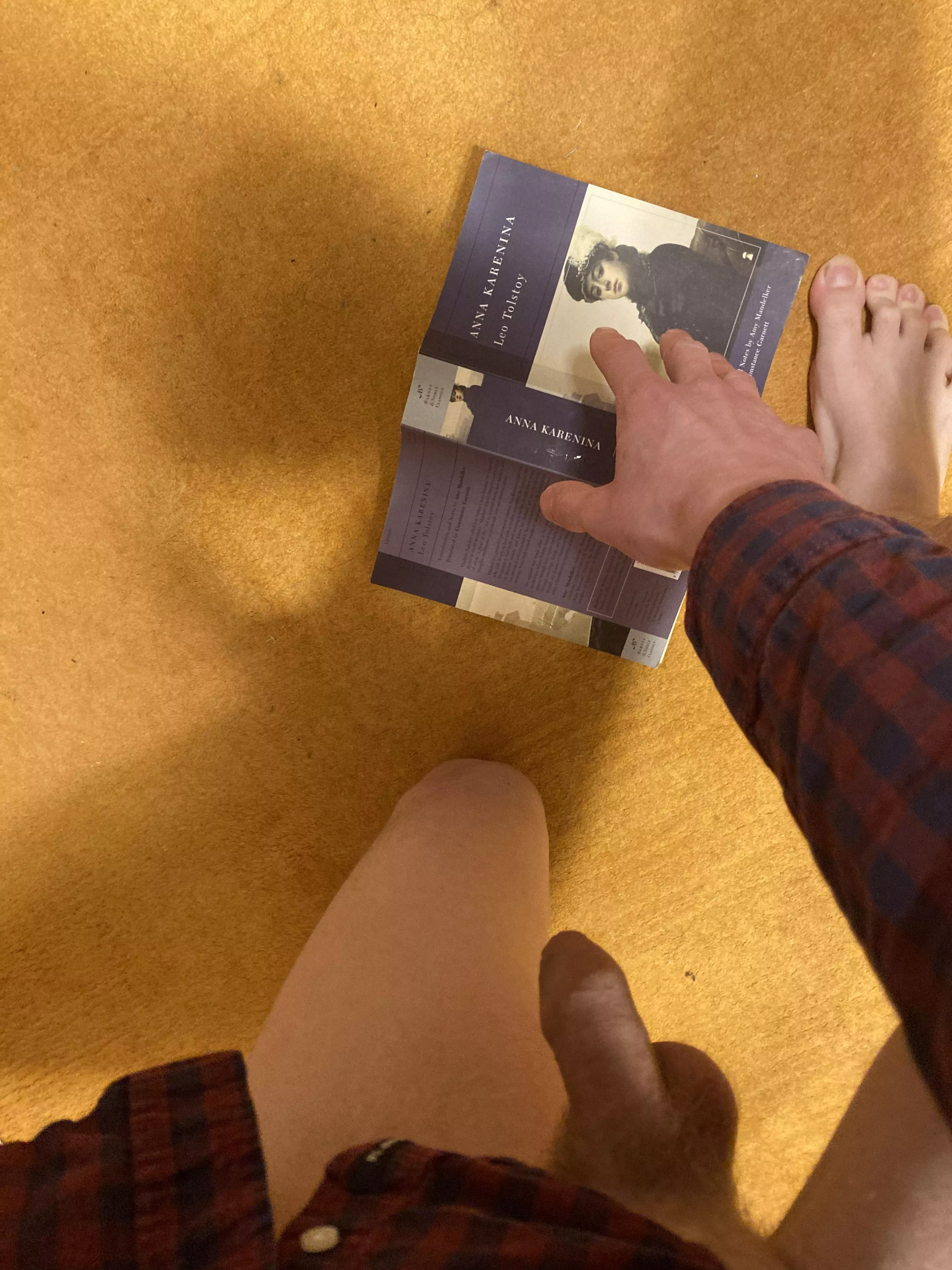 Don’t you hate it when you drop your book and lose your pants. I mean your place 😖