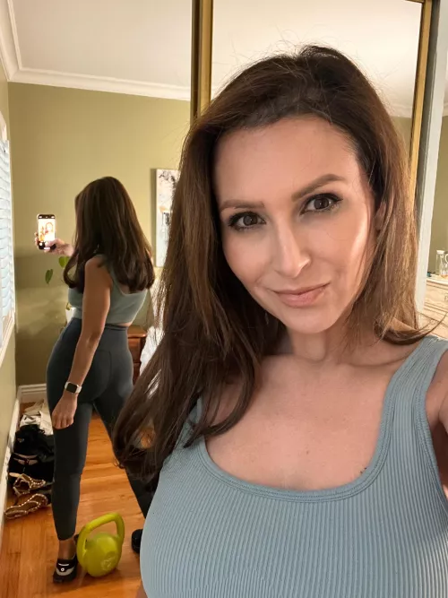 Fit cougar. Smash or pass?