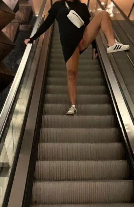 Having fun on date night 👅