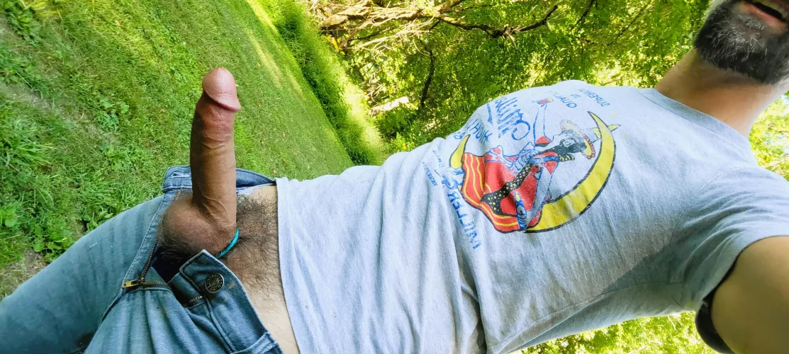 Hope you don't see me... just kidding of course, cum get some!