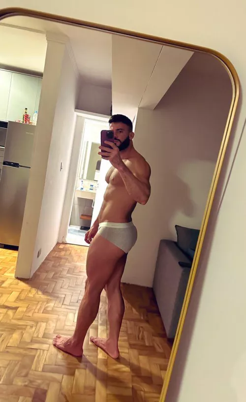 How many fingers do you put?