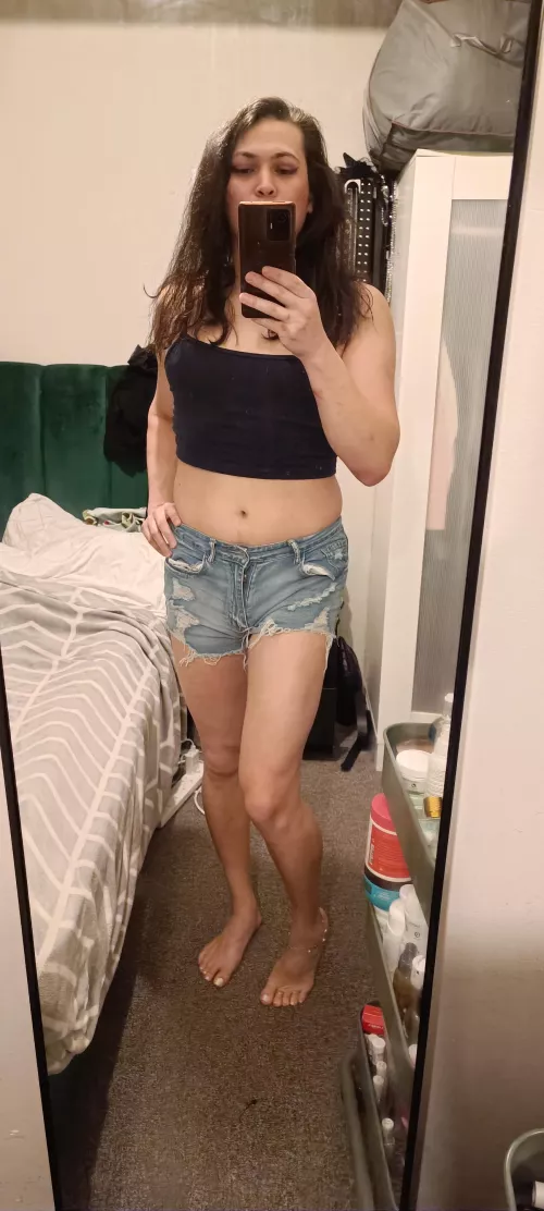 I know you footboys will zoom in on my toes 😈