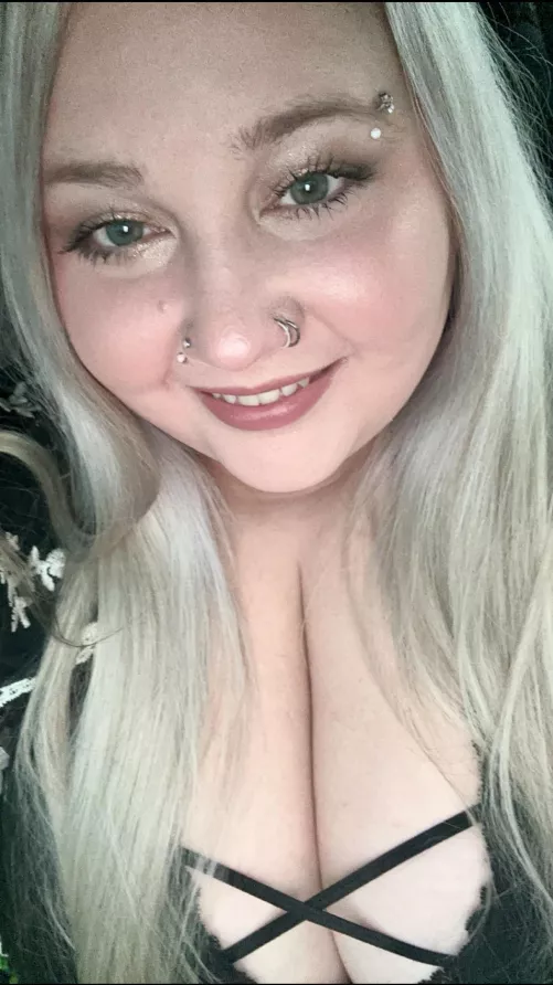 I miss the weekend already! How’s your Monday going? 😍