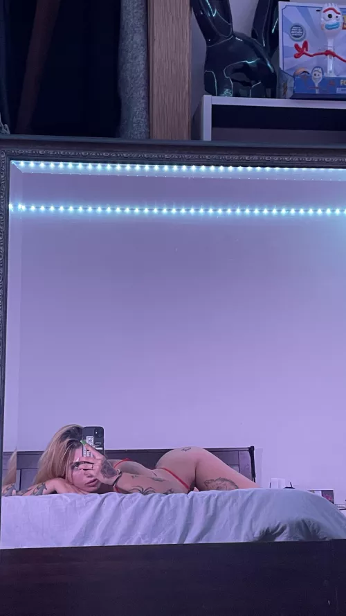 I wait for you in the evening to kill time with you