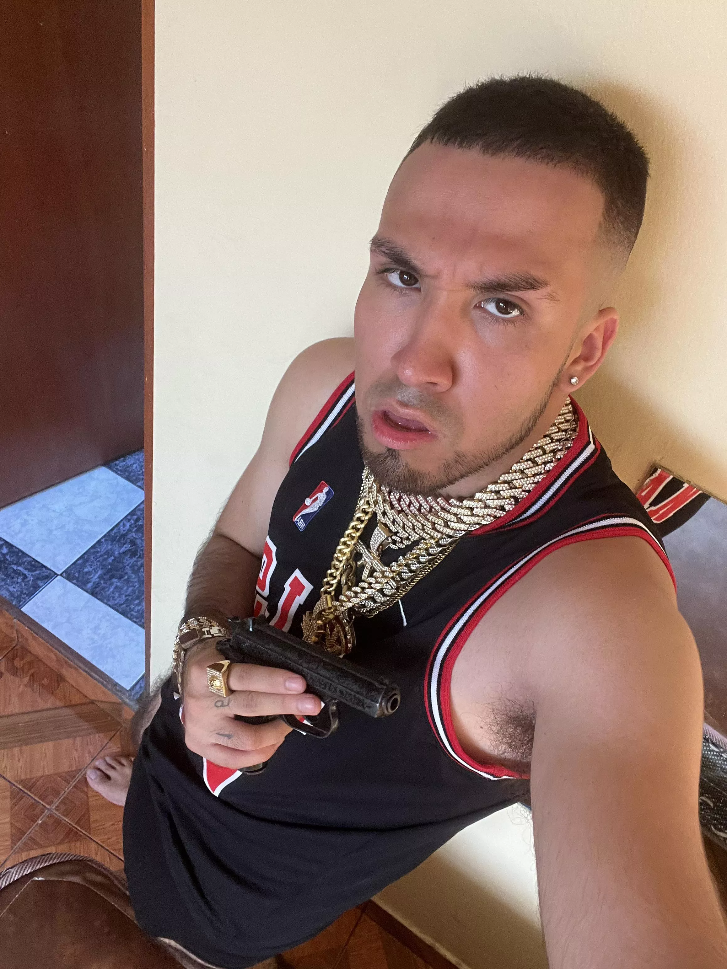 I WANT a SUBMISSIVE WH000003 WHO HAVE TO WORSHIP ME it’s hot here on my room, my air conditioning is not working ,., my cock is sweating🥵