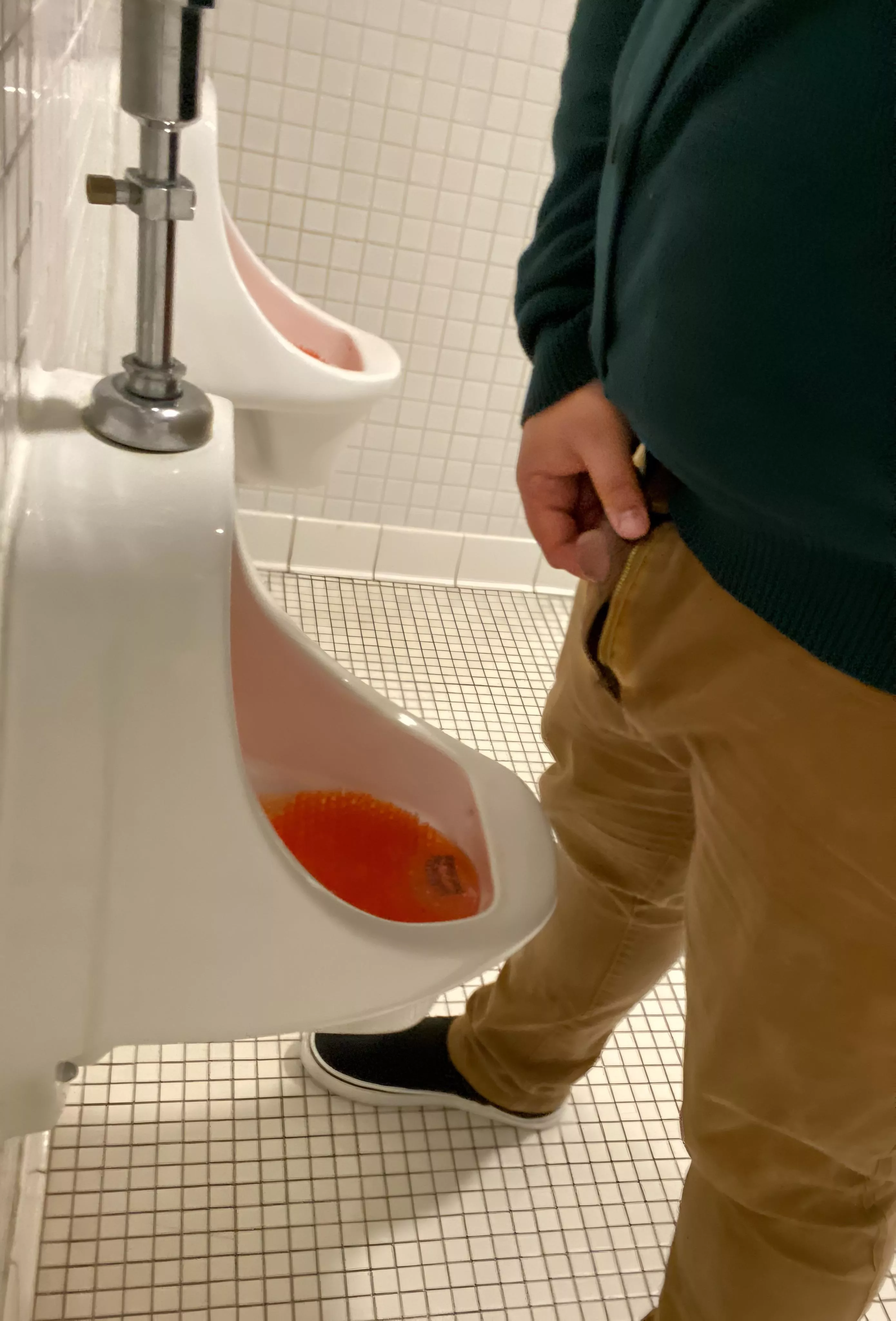 if the man who very obviously peeked at my dick from the next urinal over is reading this i hope you enjoyed the view buddy 👍