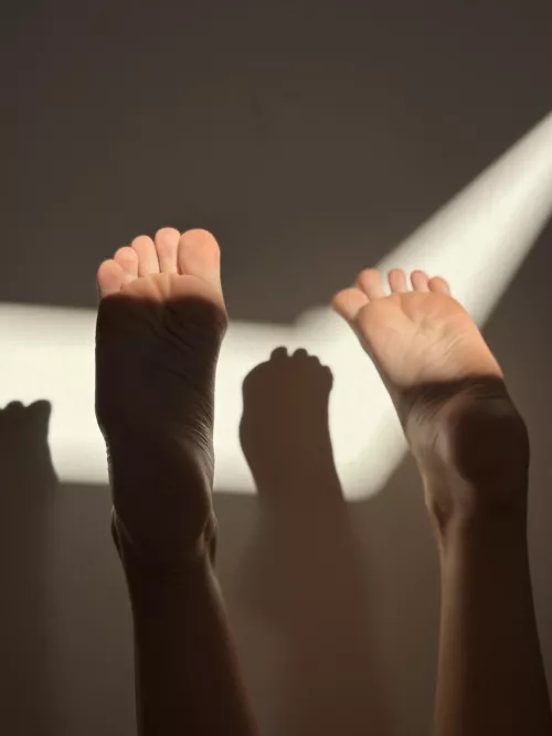 I'm lying down resting after a hard day, you also relax