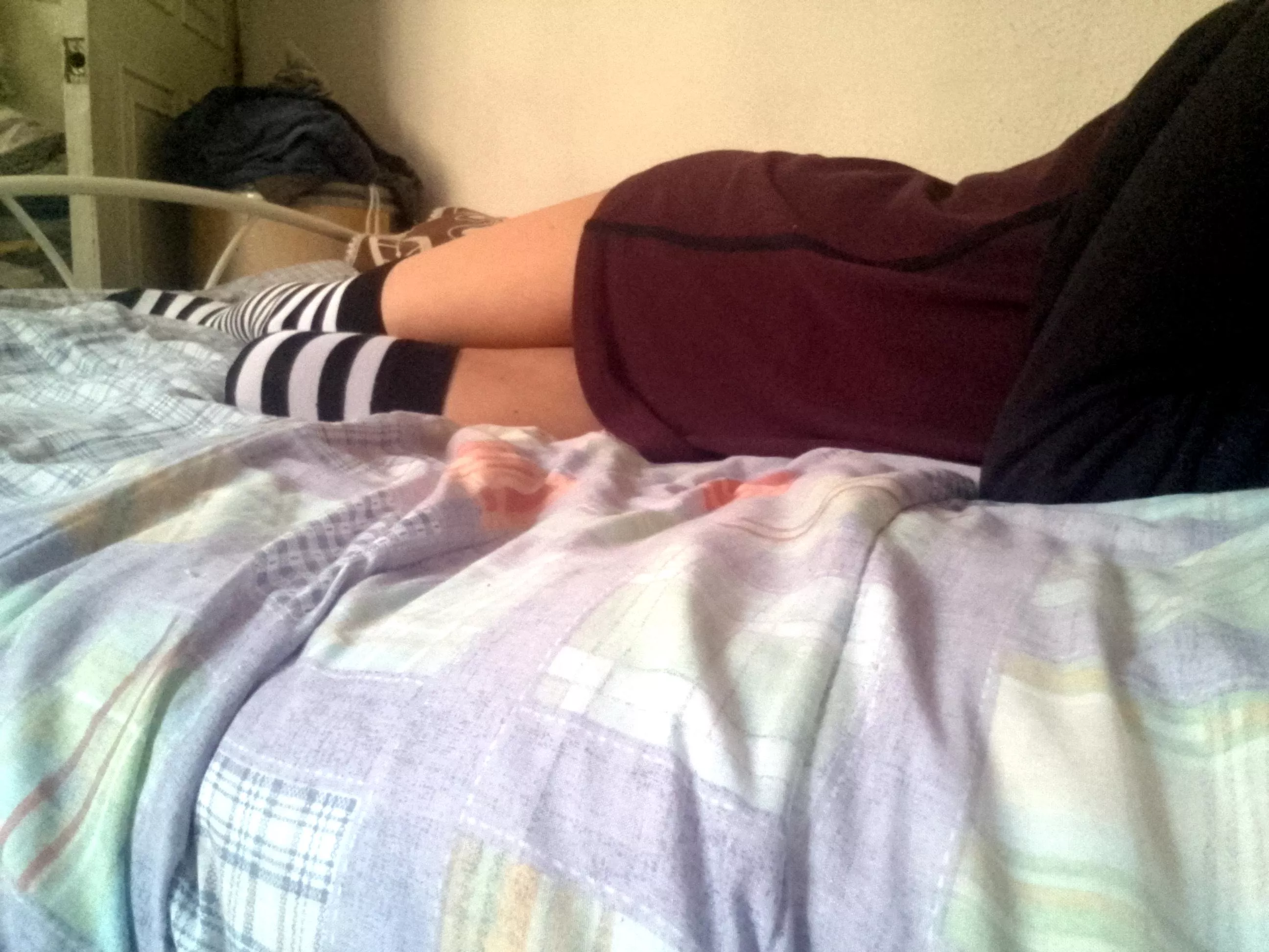 I'm sleepy...are you coming to sleep with me?