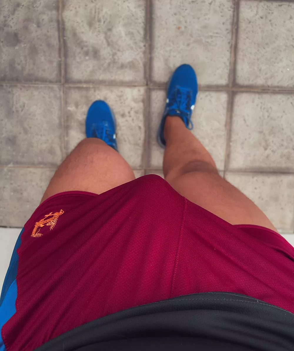 Me waiting for you outside your place for our date