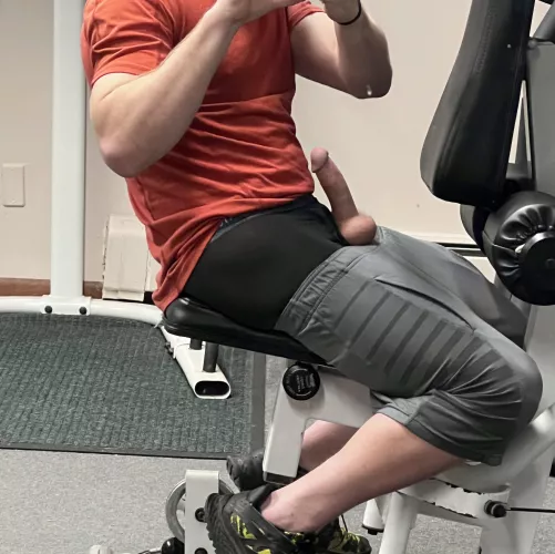 (M)ight need a hand for this next set ladies 😏