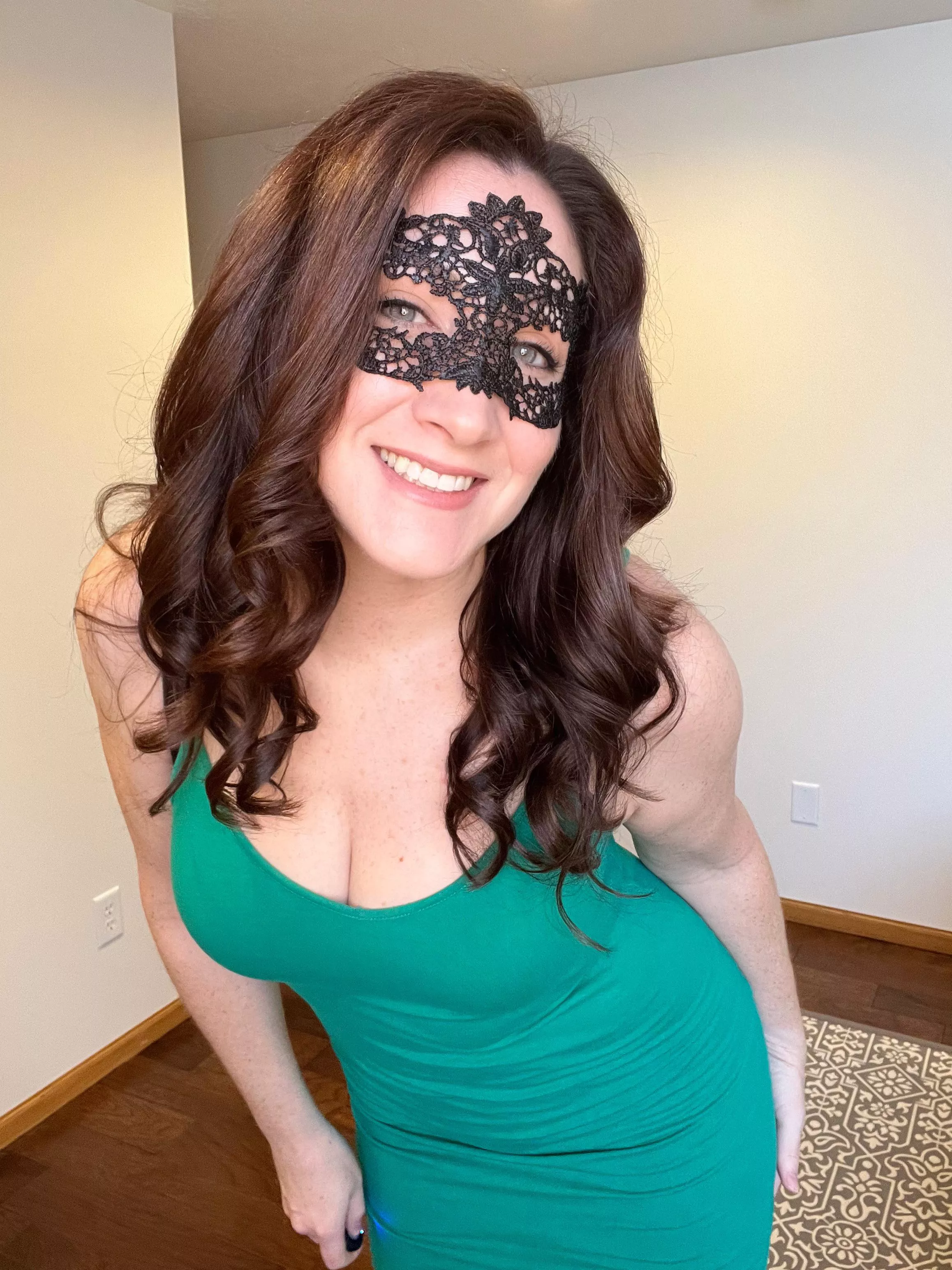 MILF Monday indeed @darkereris