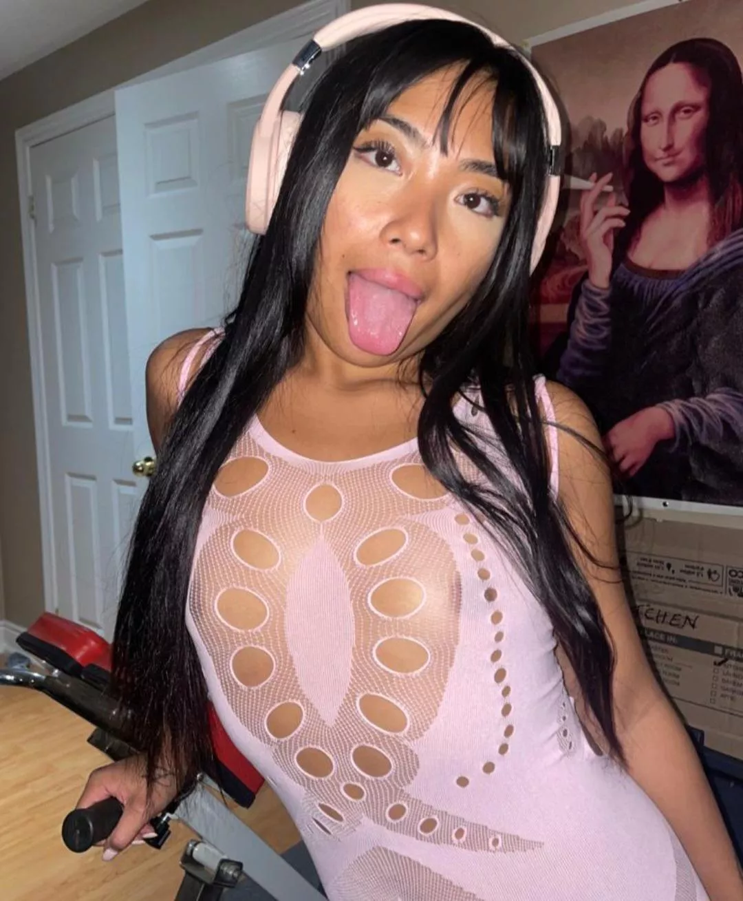 my filipina cunt is aching for a cock...